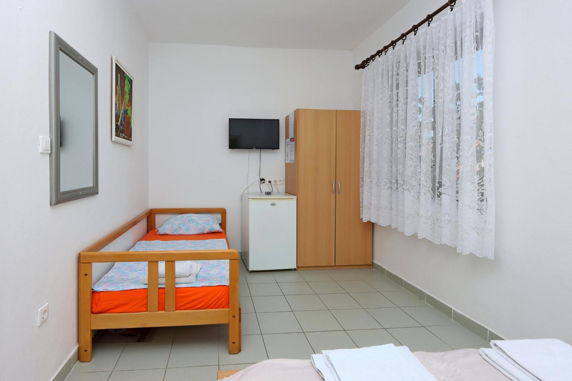 Apartments And Rooms With Parking Space Selce, Crikvenica - 2362 객실 사진